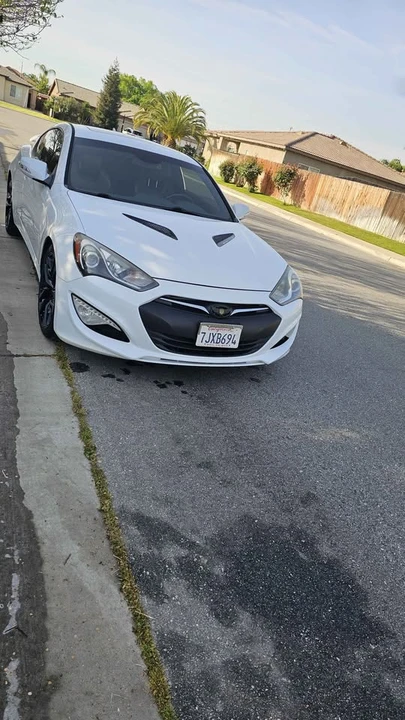 2015 Hyundai Genesis Coupe - Image 8 of 12