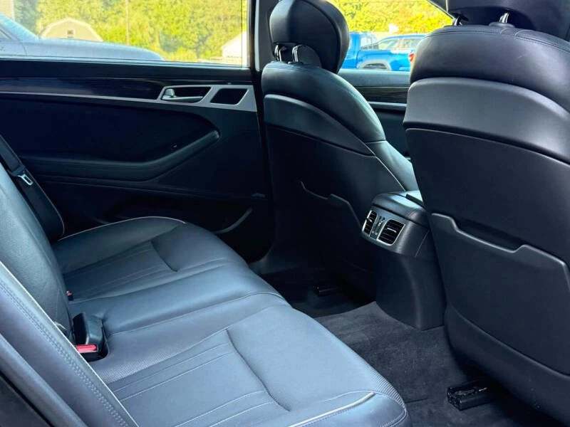 2015 Hyundai Genesis - Image 20 of 20