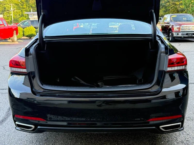2015 Hyundai Genesis - Image 9 of 20