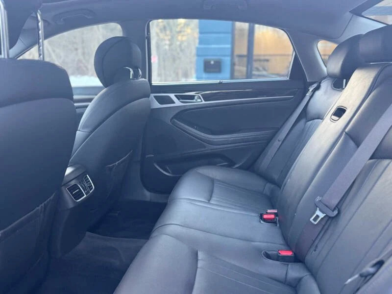 2015 Hyundai Genesis - Image 19 of 20