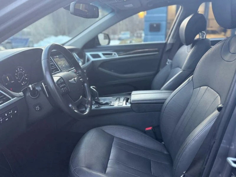 2015 Hyundai Genesis - Image 17 of 20