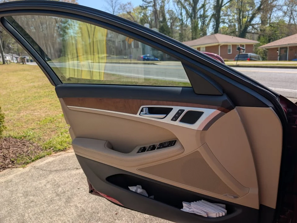 2015 Hyundai Genesis - Image 14 of 20