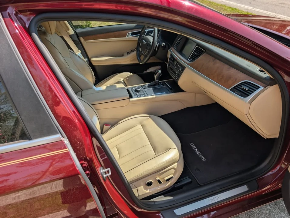 2015 Hyundai Genesis - Image 20 of 20