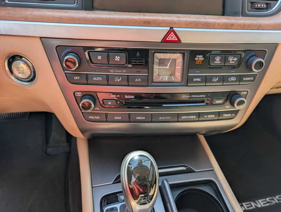2015 Hyundai Genesis - Image 12 of 20