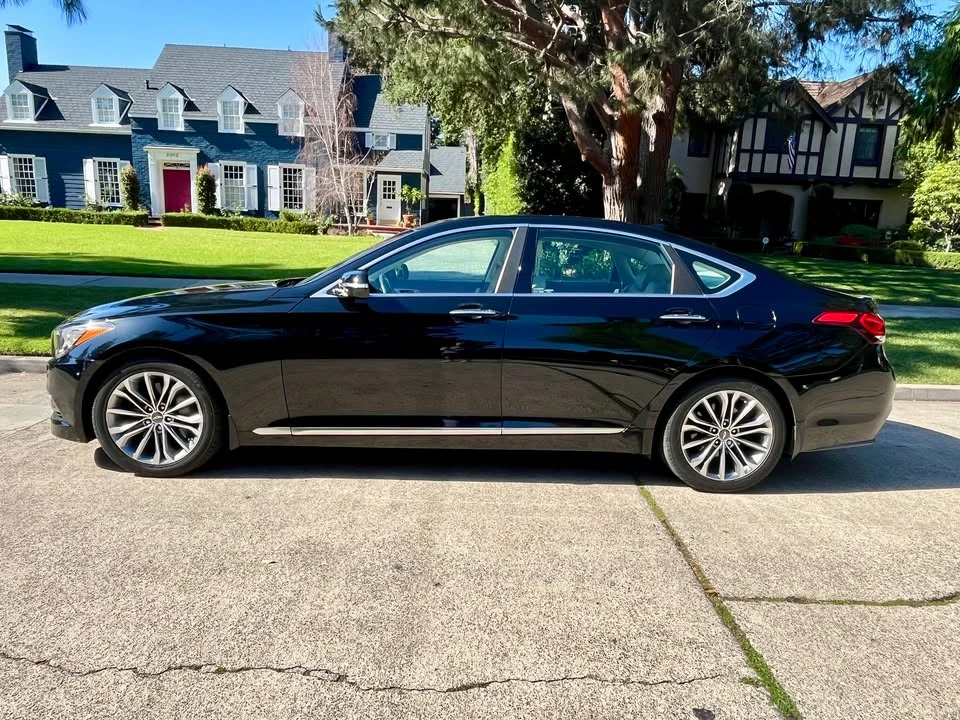 2015 Hyundai Genesis - Image 3 of 18