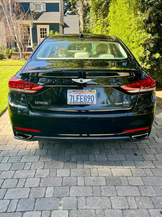 2015 Hyundai Genesis - Image 6 of 18