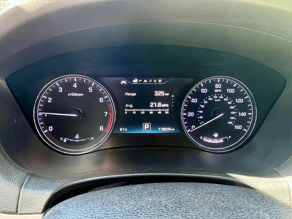 2015 Hyundai Genesis - Image 11 of 18