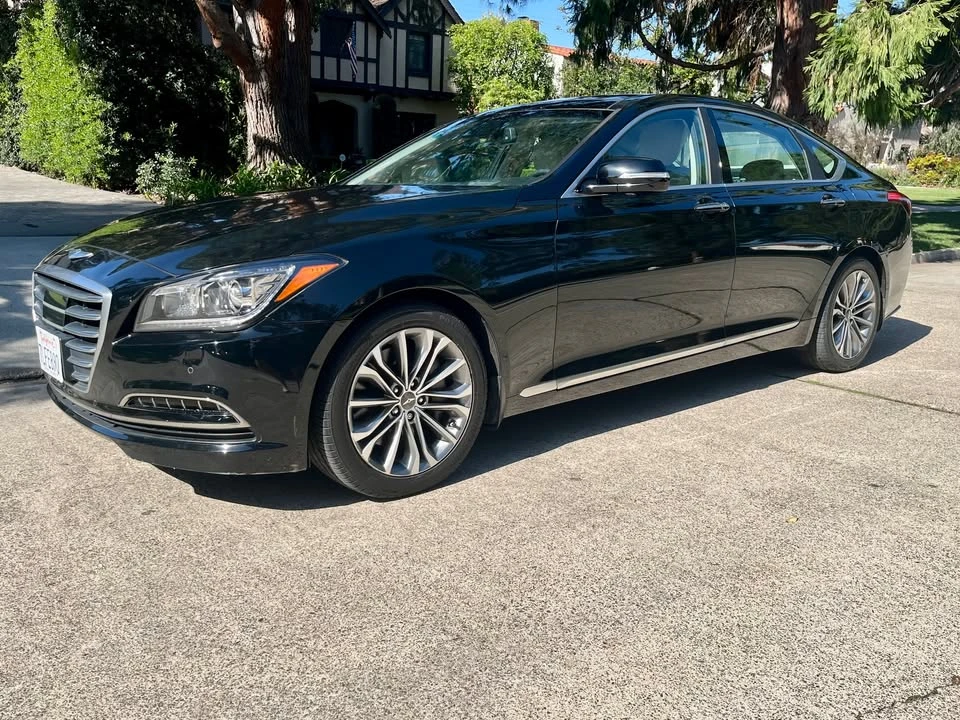 2015 Hyundai Genesis - Image 5 of 18