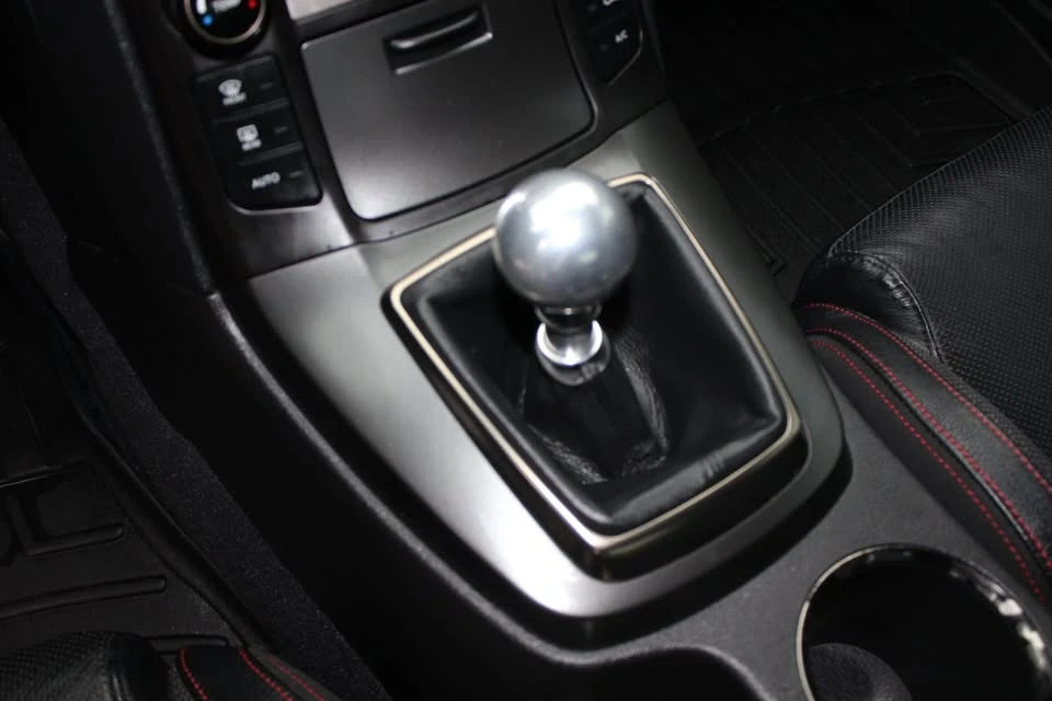 2015 Hyundai Genesis - Image 11 of 16