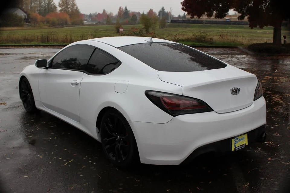 2015 Hyundai Genesis - Image 2 of 16