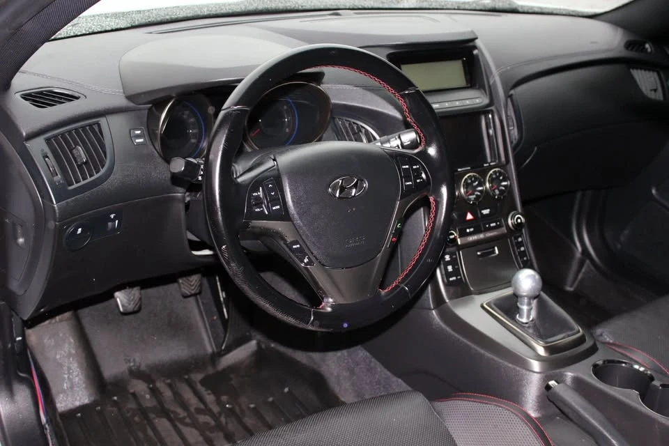 2015 Hyundai Genesis - Image 7 of 16