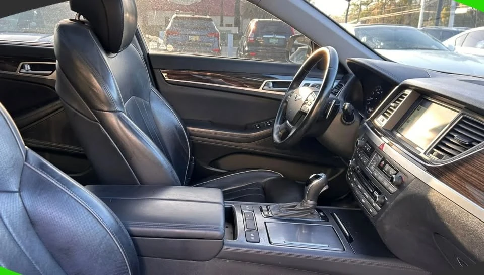 2015 Hyundai Genesis - Image 6 of 9