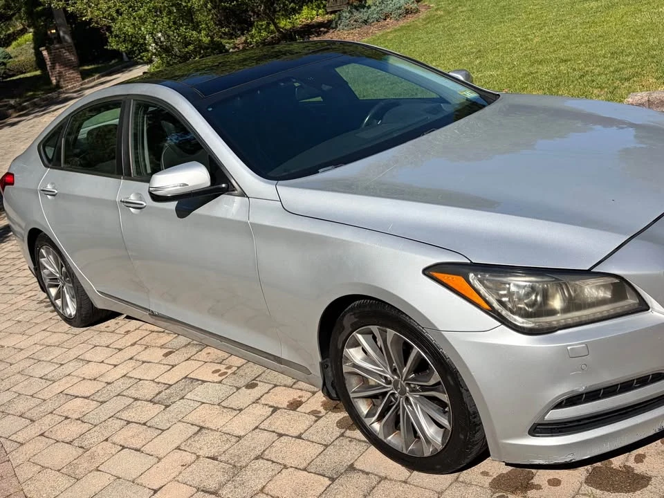 2015 Hyundai Genesis - Image 2 of 9