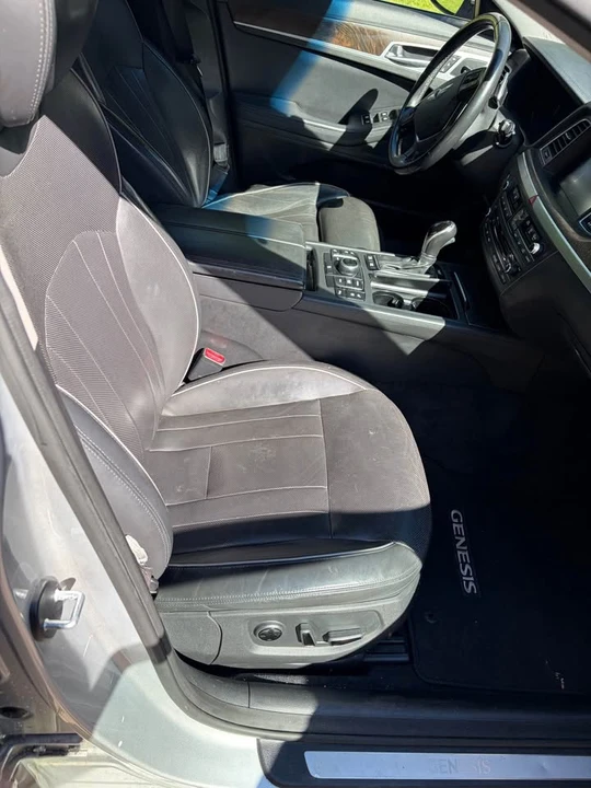 2015 Hyundai Genesis - Image 4 of 9