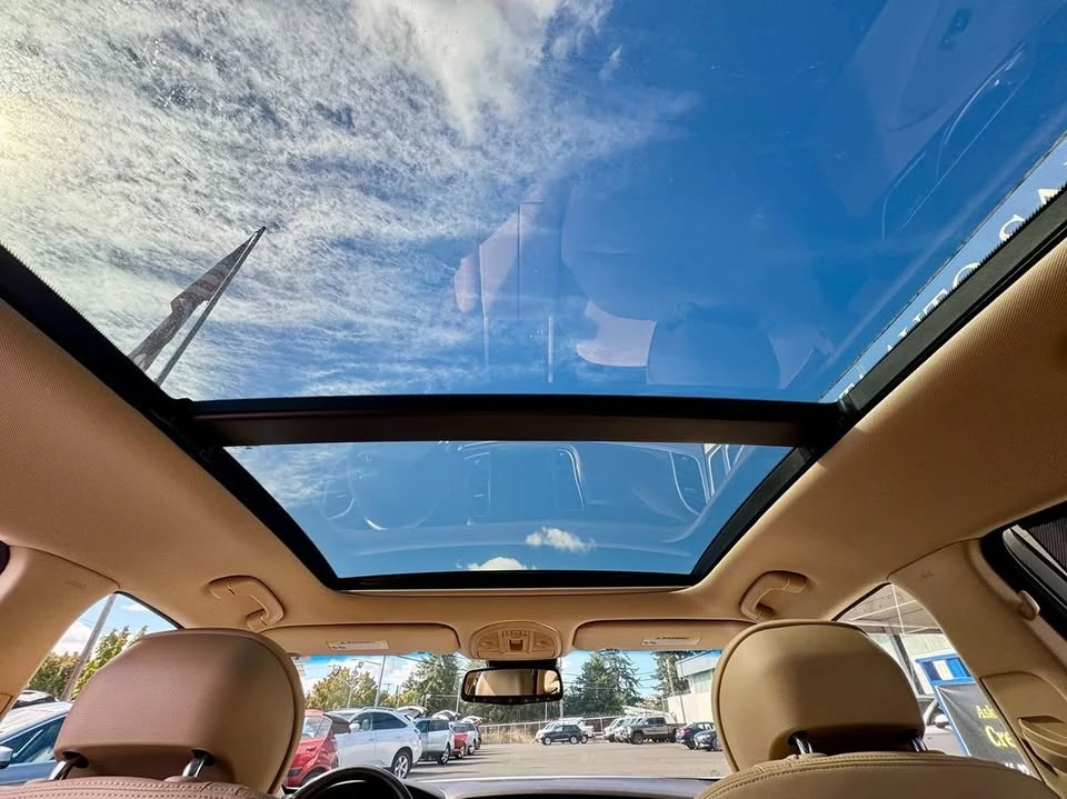 2015 Hyundai Genesis - Image 16 of 20