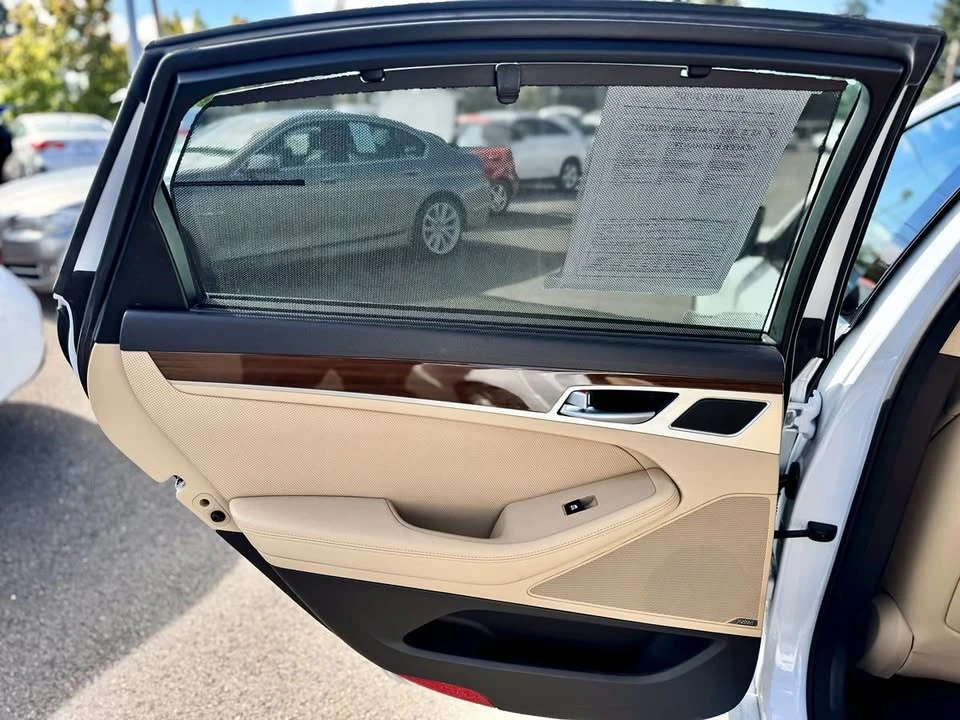2015 Hyundai Genesis - Image 12 of 20