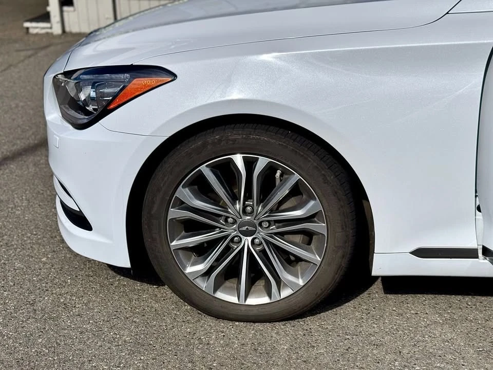 2015 Hyundai Genesis - Image 10 of 20