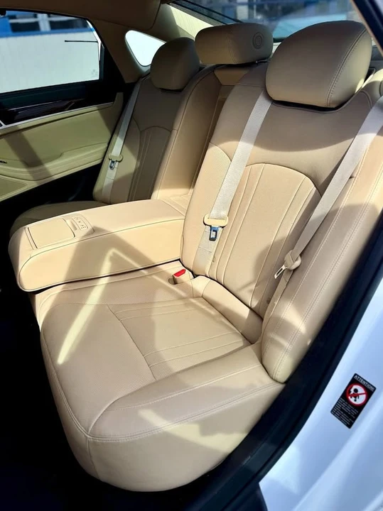 2015 Hyundai Genesis - Image 13 of 20