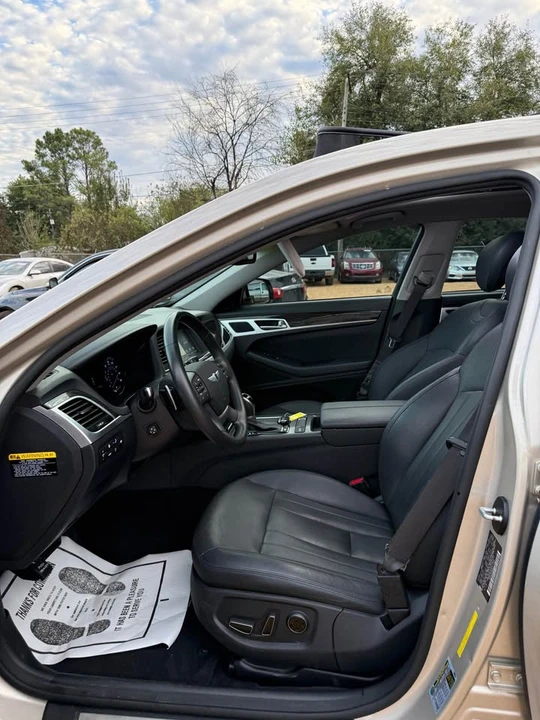 2015 Hyundai Genesis - Image 15 of 17