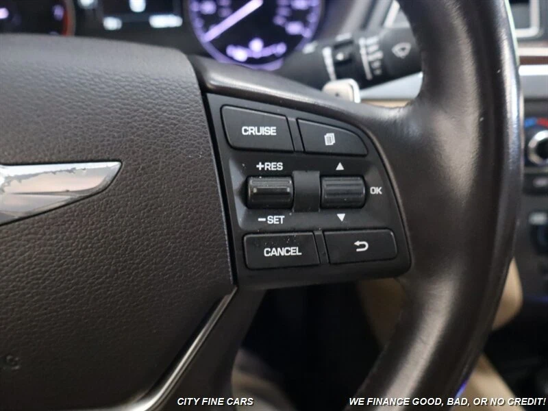 2015 Hyundai Genesis - Image 18 of 20