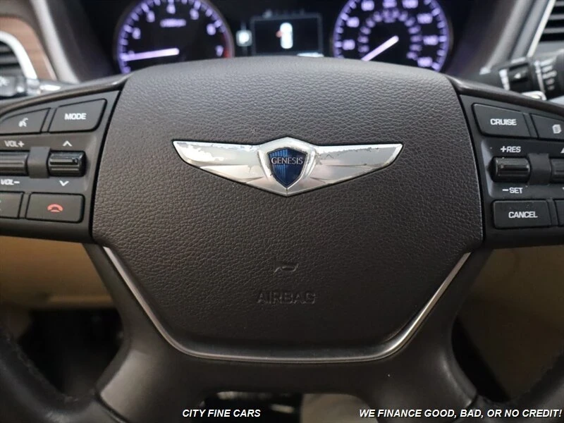 2015 Hyundai Genesis - Image 17 of 20