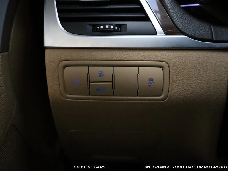 2015 Hyundai Genesis - Image 15 of 20