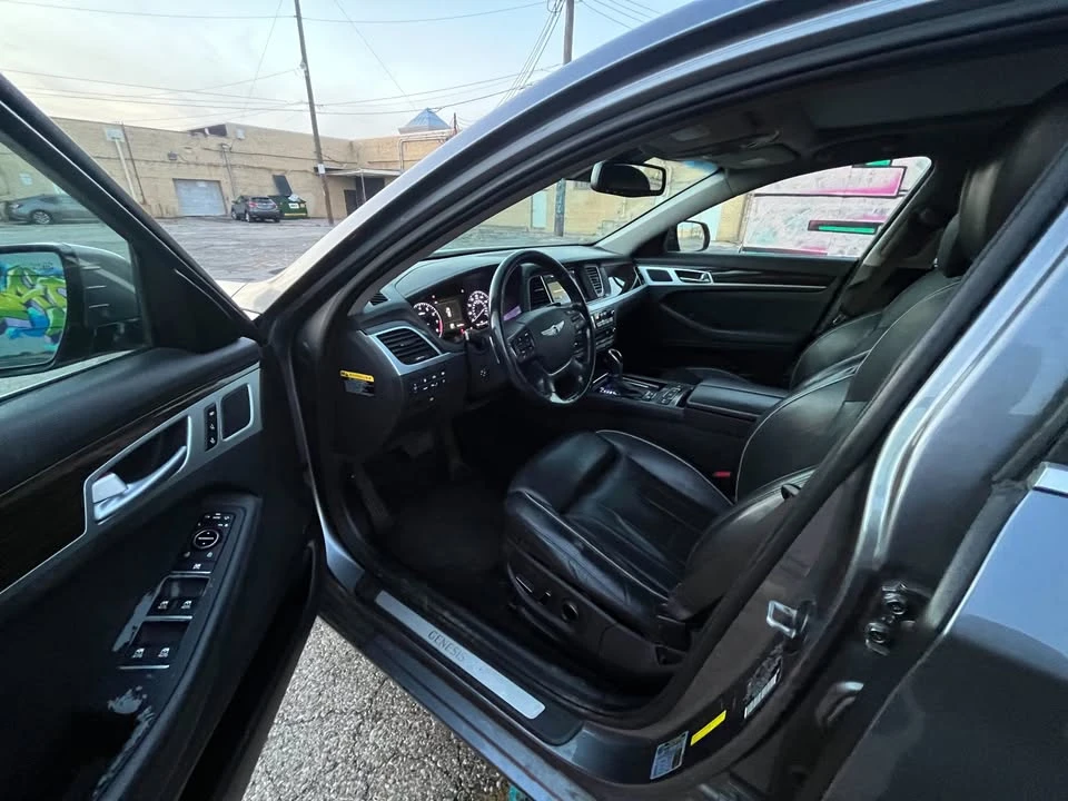 2015 Hyundai Genesis - Image 5 of 9
