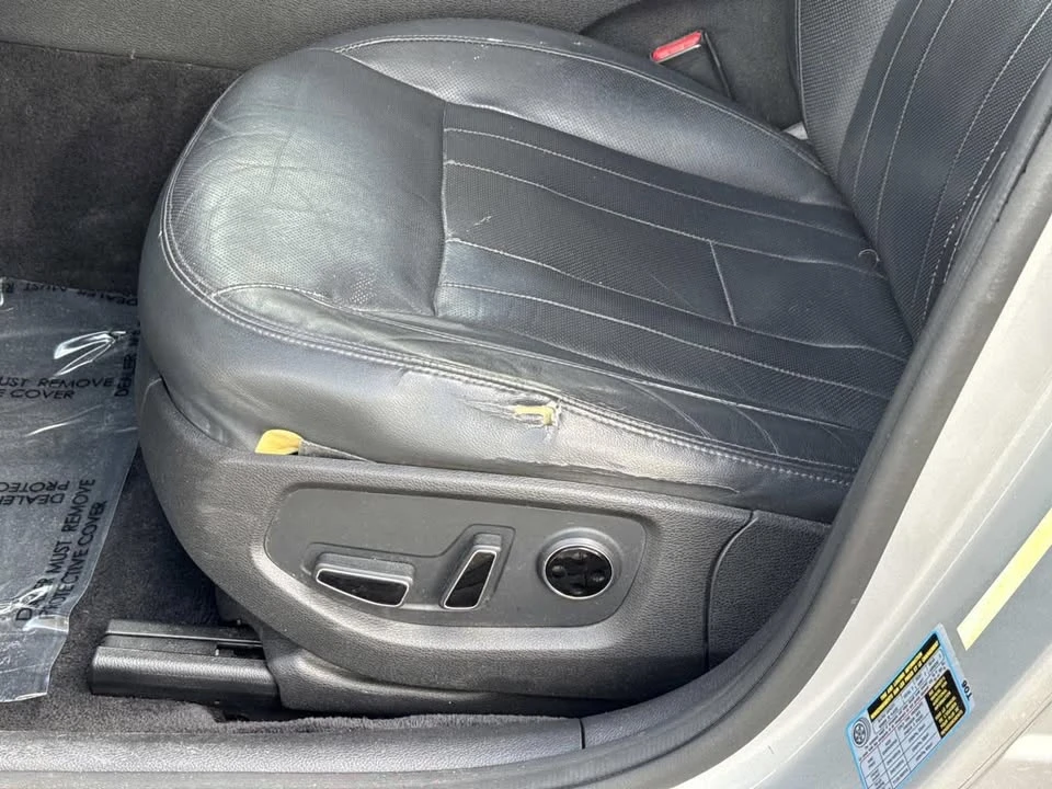 2015 Hyundai Genesis - Image 13 of 20