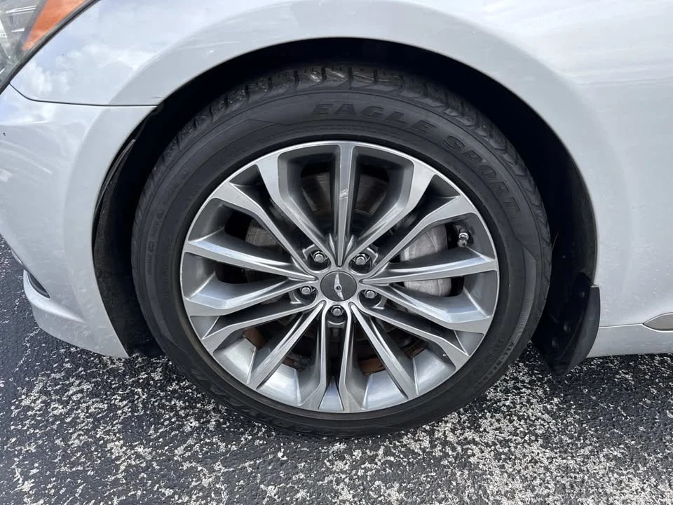 2015 Hyundai Genesis - Image 4 of 20