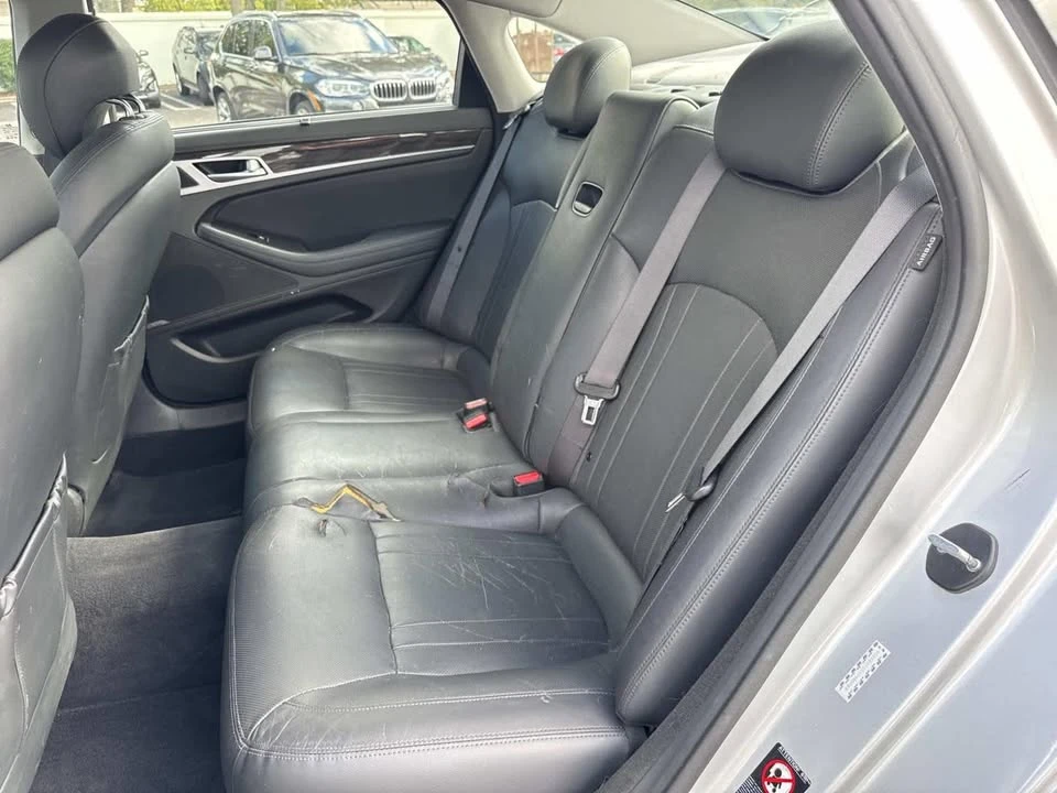 2015 Hyundai Genesis - Image 6 of 20