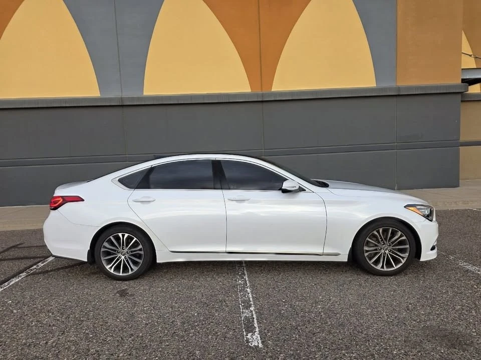 2015 Hyundai Genesis - Image 11 of 19