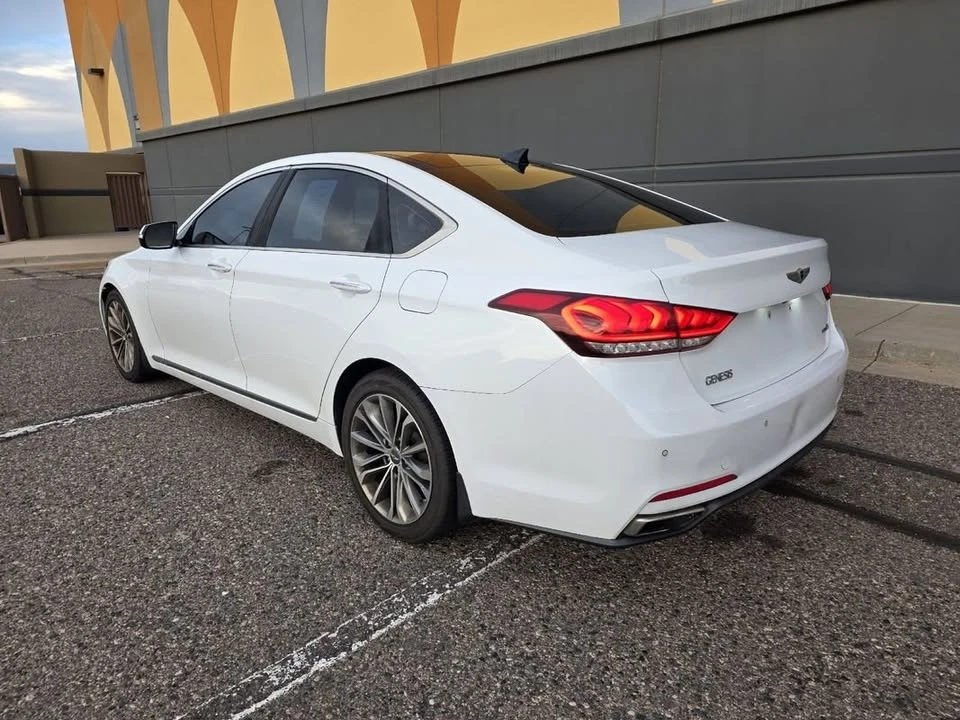 2015 Hyundai Genesis - Image 10 of 19