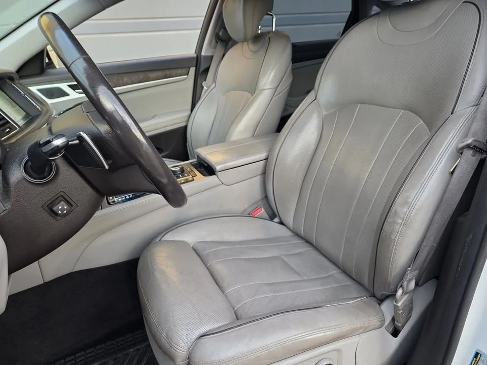 2015 Hyundai Genesis - Image 13 of 19