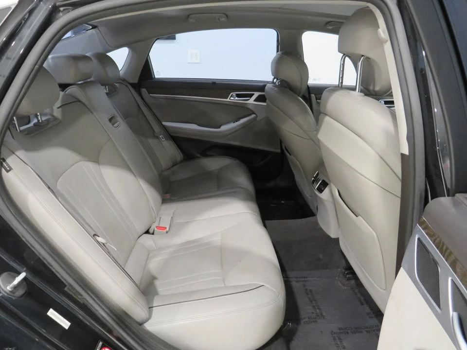 2015 Hyundai Genesis - Image 8 of 19