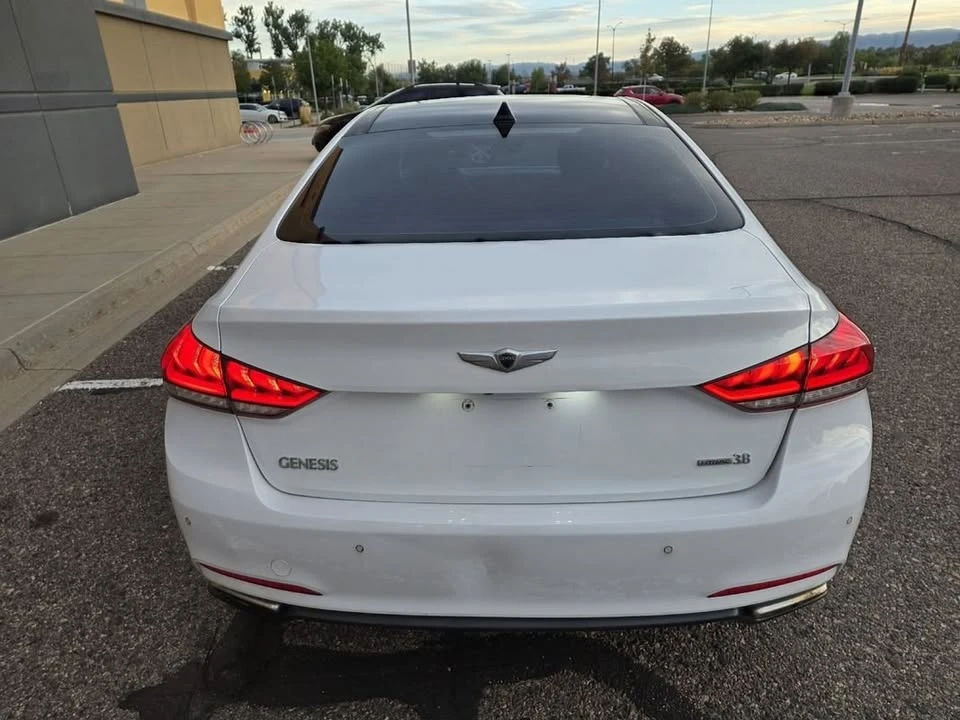 2015 Hyundai Genesis - Image 6 of 19