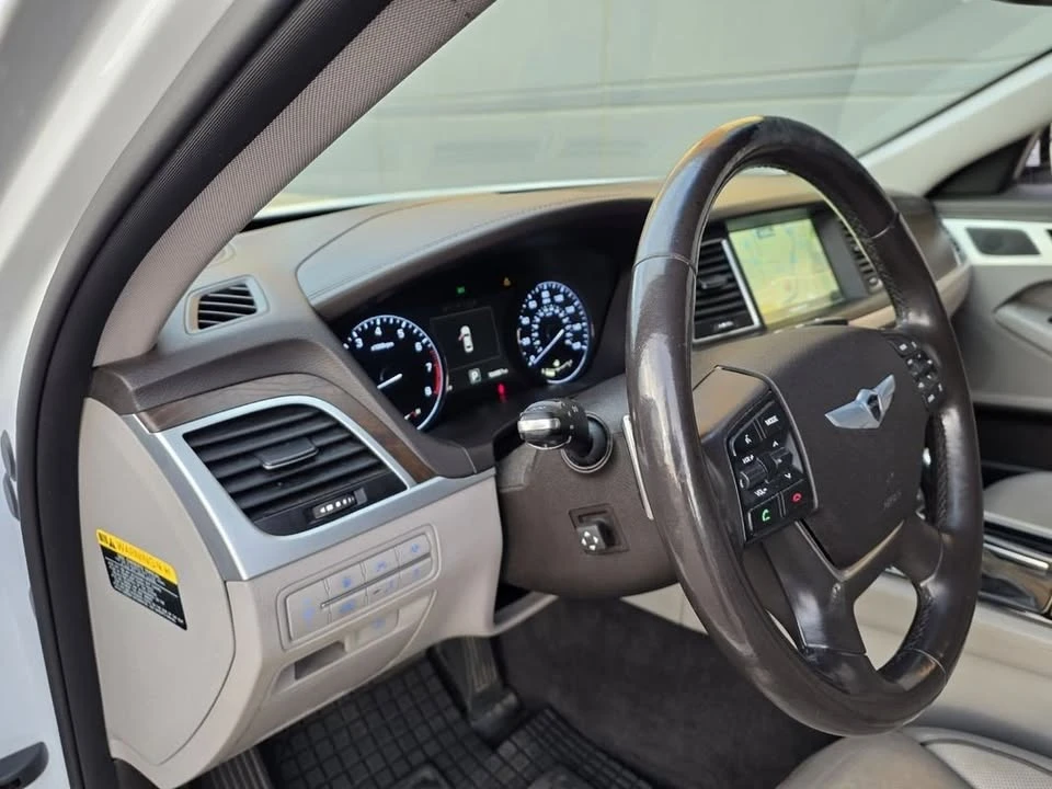 2015 Hyundai Genesis - Image 12 of 19