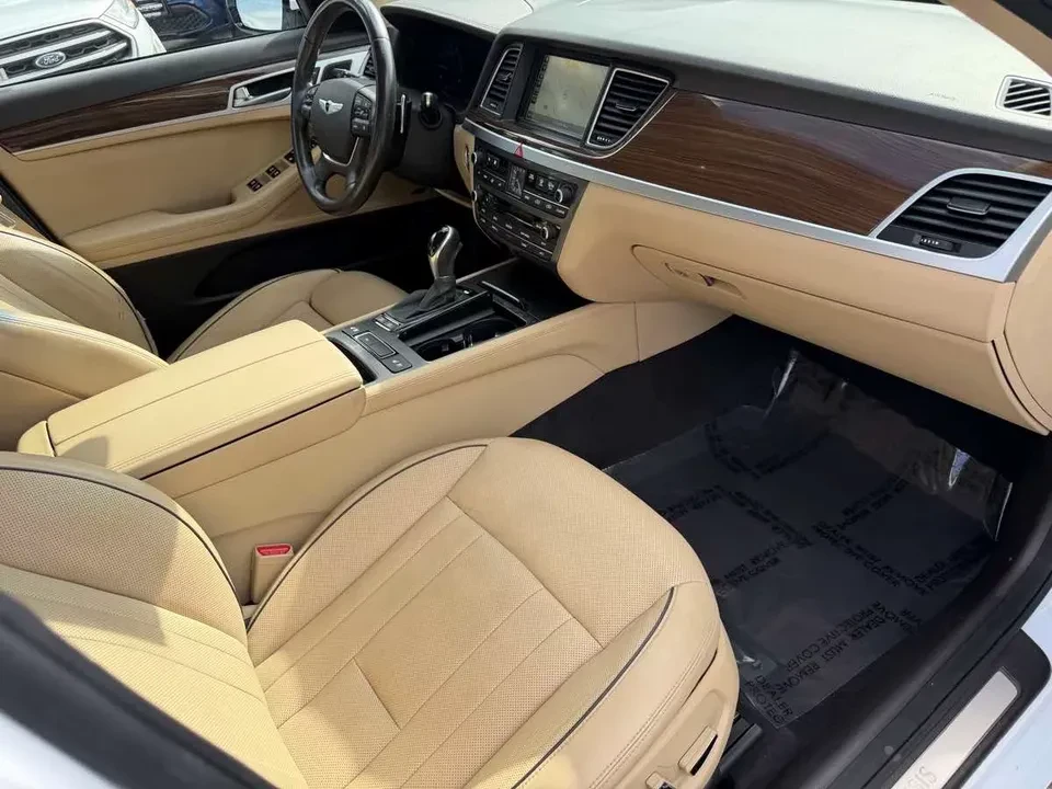 2015 Hyundai Genesis - Image 6 of 15