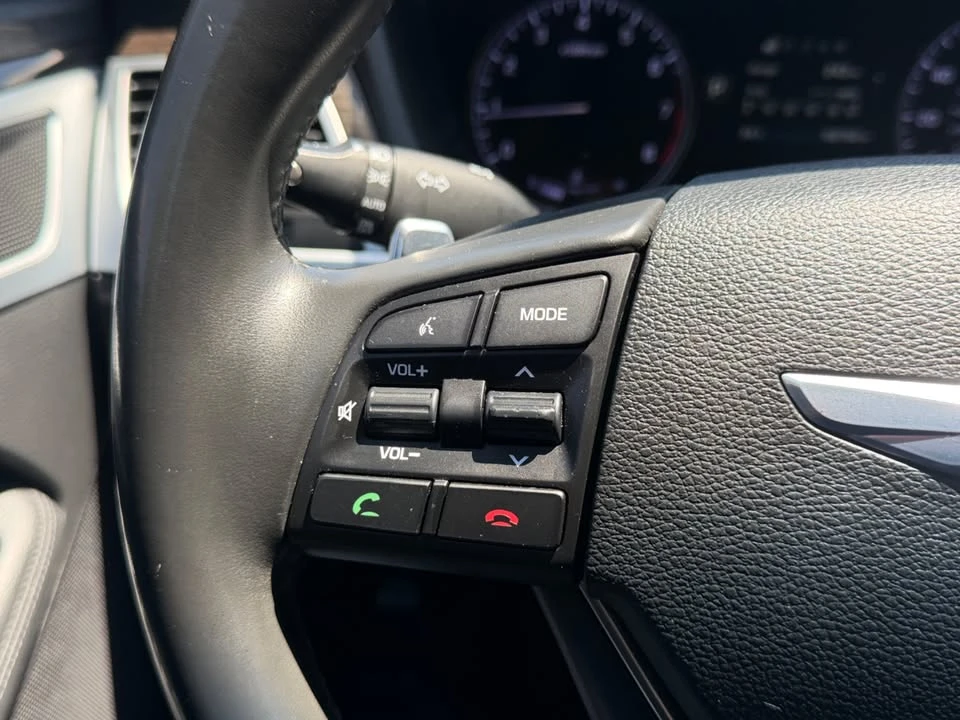 2015 Hyundai Genesis - Image 9 of 20