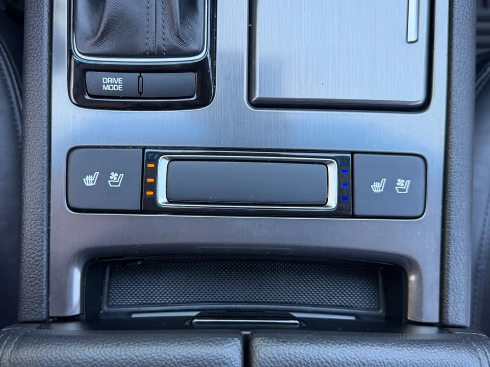 2015 Hyundai Genesis - Image 16 of 20