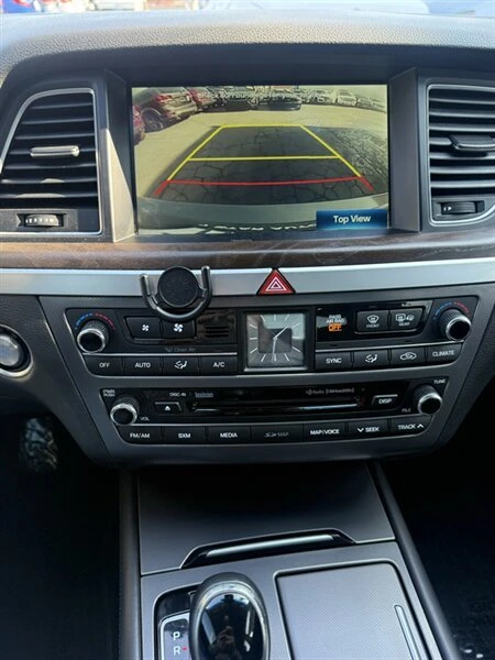 2015 Hyundai Genesis - Image 14 of 20