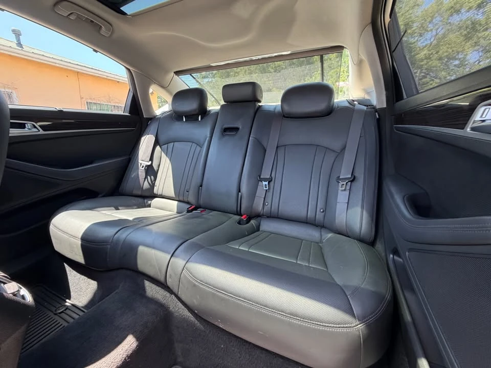 2015 Hyundai Genesis - Image 19 of 20