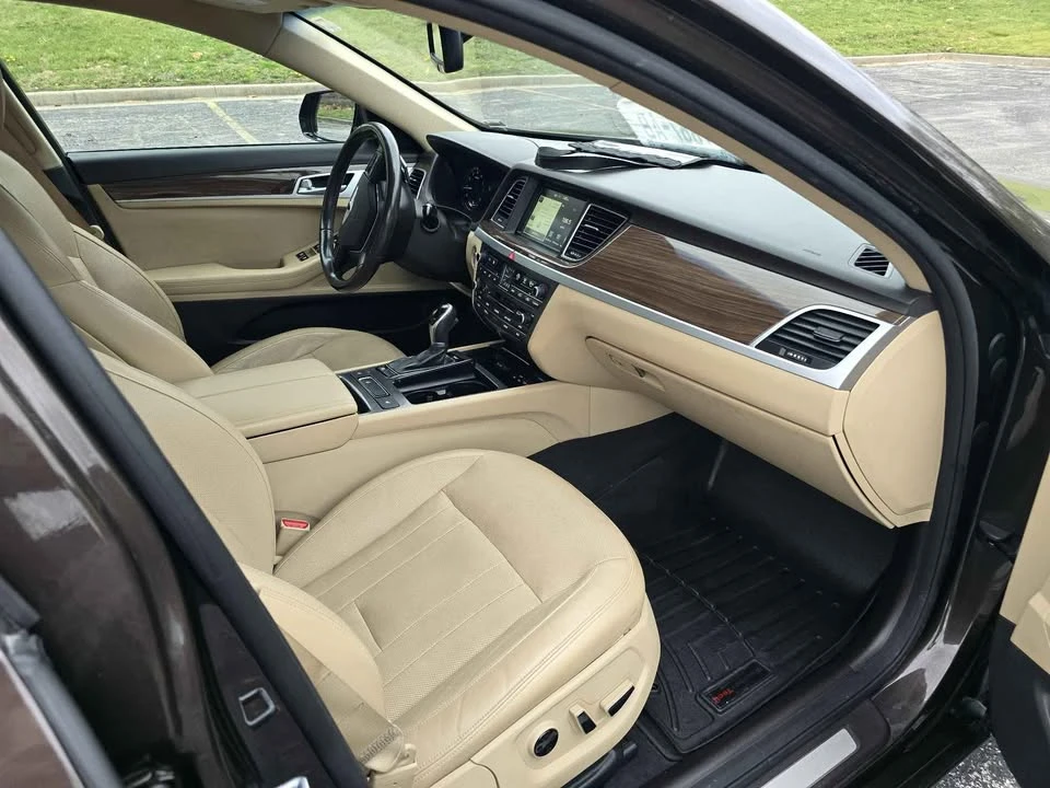 2015 Hyundai Genesis - Image 11 of 15