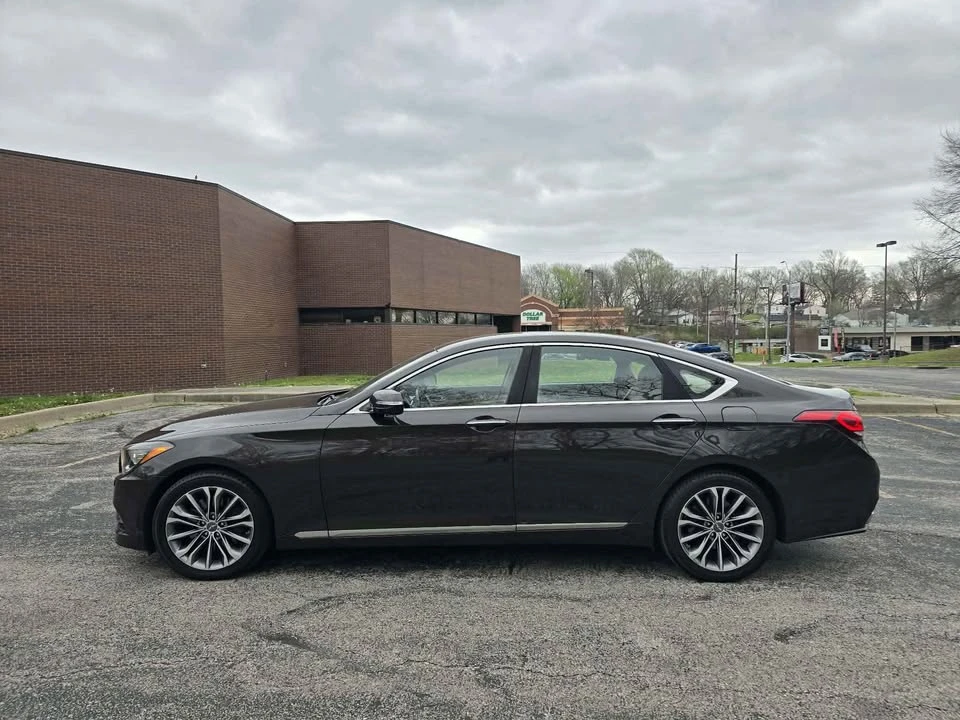 2015 Hyundai Genesis - Image 4 of 15
