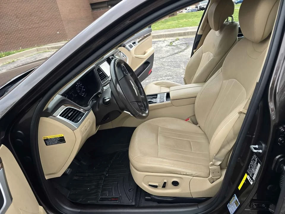 2015 Hyundai Genesis - Image 9 of 15