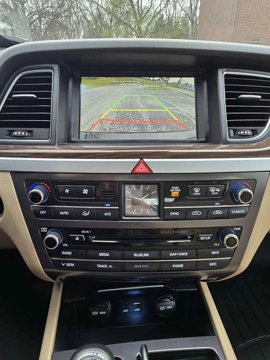 2015 Hyundai Genesis - Image 14 of 15
