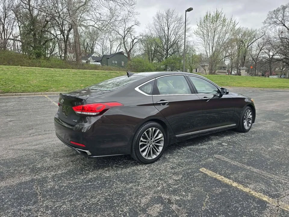 2015 Hyundai Genesis - Image 7 of 15