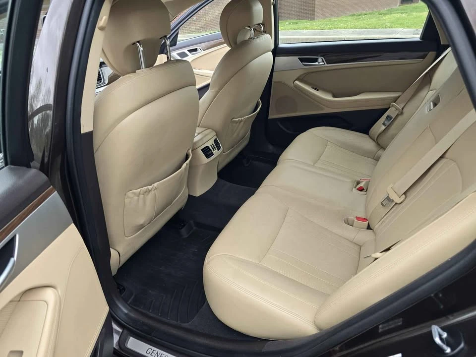 2015 Hyundai Genesis - Image 10 of 15
