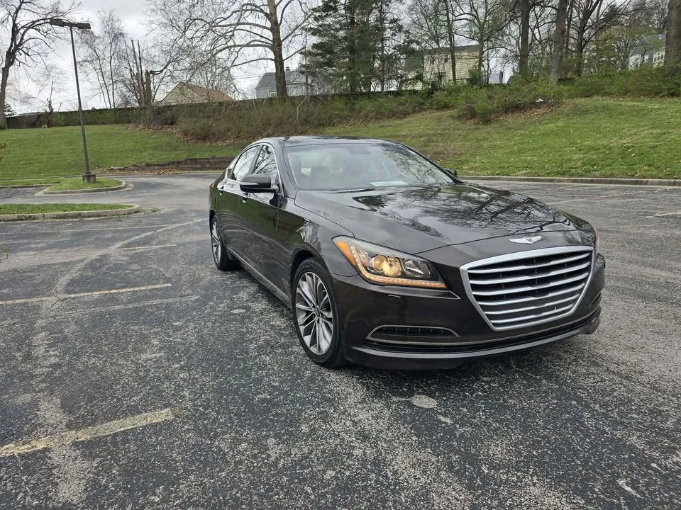 2015 Hyundai Genesis - Image 2 of 15