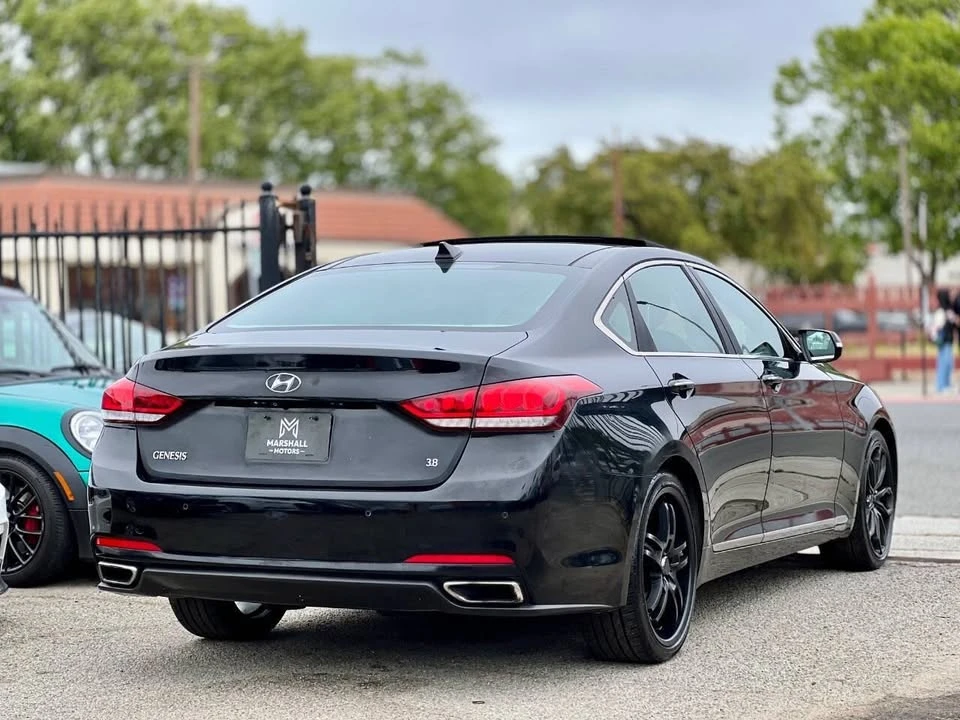 2015 Hyundai Genesis - Image 4 of 20