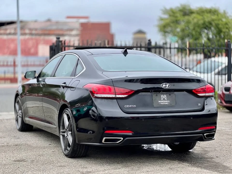 2015 Hyundai Genesis - Image 6 of 20